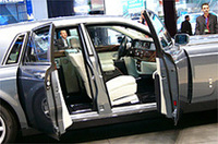 ロールスロイス「ファントム」のは、観音開きドアを採用した