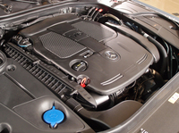 
    3.5リッターV6エンジンをベースとする、ハイブリッドモデルのパワーユニット。燃費は15.9km/リッター（欧州NEDC総合）と公称される。
    