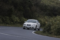 10.15モードより実際値に近い「JC08モード」によると、3.0NAは7.5km/リッター、4.2NAは7.0km/リッター、4.2スーパーチャージドは6.7km/リッターとなっている。