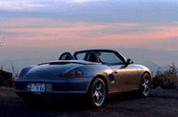 写真をクリックするとソフトトップの開閉が見られます。