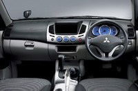 「三菱トライトン」カーナビ対応で新発売の画像