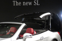 メルセデス・ベンツが「SL」に新しいフロントデザインを採用の画像