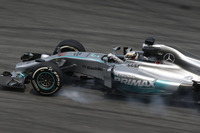 シャシー、パワーユニットともに今季最強といわれるメルセデス。ハミルトンは好調なペースでロズベルグを突き放し、早々にレースの主導権を握り圧勝した。開幕戦ではトラブルでリタイアしたものの、今回25点を手に入れてドライバーズランキング2位に。18点先行する首位ロズベルグと合わせ、コンストラクターズランキングでもトップに躍り出たシルバーアローに死角はあるのか？（Photo=Mercedes）
    