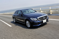「C200エクスクルーシブライン リミテッド」には、走行状況に応じてダンパーの減衰力を変えられる「AGILITY CONTROLサスペンション」が与えられる。
    