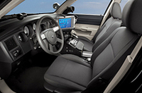 【写真上】「ダッジ・チャージャー」ポリスカー【写真下】チャージャー・ポリスカーの内装