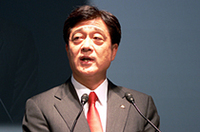 
	三菱自動車工業の益子修取締役社長
	 