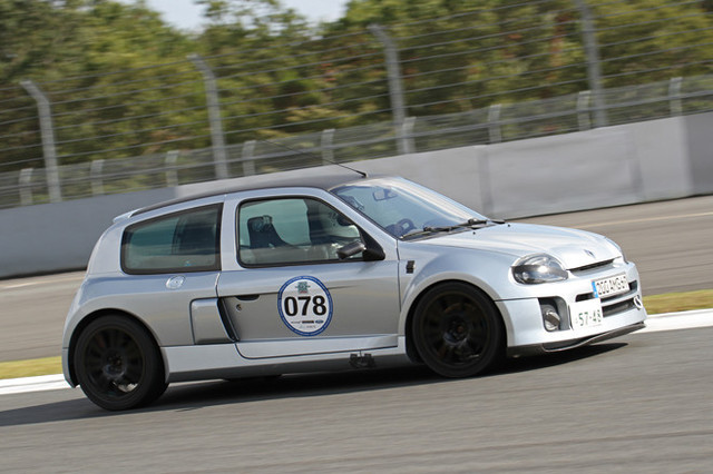 第4回ルノー・スポールジャンボリー」の会場から ビジュアル25枚