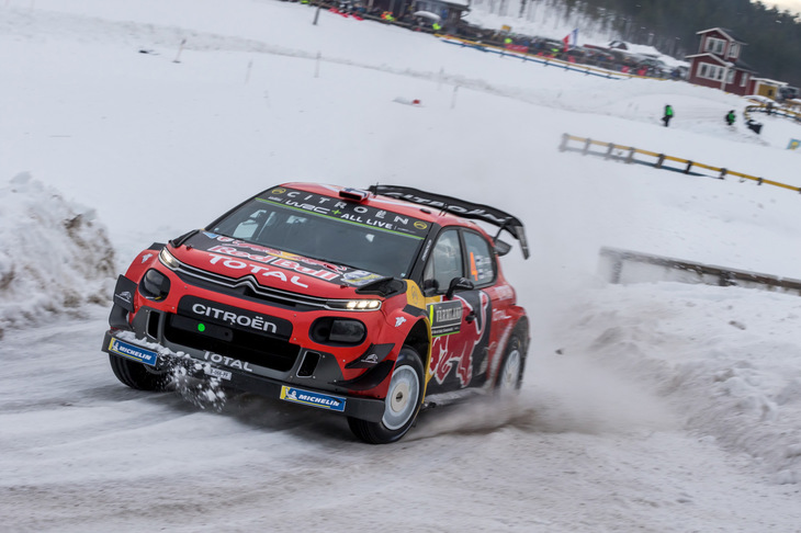 シトロエンでは、オジェが下位に沈む中、奮闘したラッピが2位に入る。ラッピが飛ばした氷の塊が僕の手首を直撃！ 骨折したかと思いましたよ。