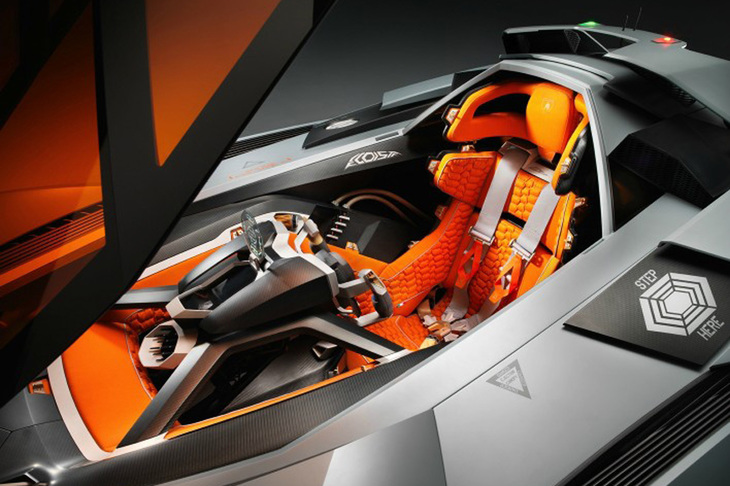 「エゴイスタ」は、当時フォルクスワーゲン・アウディグループのデザイン部門を統括していた、ワルター・デ・シルヴァの手になるシングルシーターのコンセプトカー。