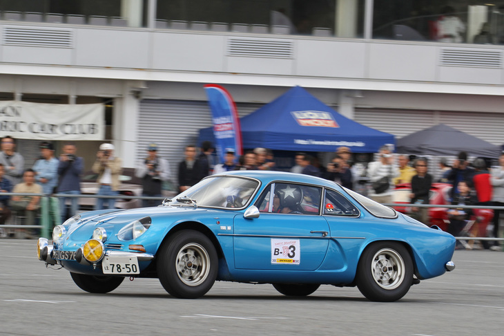 Bクラス4位に入賞した「アルピーヌA110VC改」。Bクラスは出走15台中、リアエンジン車が10台を数えた。