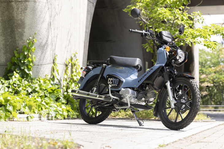 新基準原付の第1陣として、2025年12月に発売された「ホンダ・クロスカブ110ライト」。ホンダでは「スーパーカブ」や「デュオ」にも新基準原付を設定しており、「Honda Liteシリーズ」と銘打って売り出している。