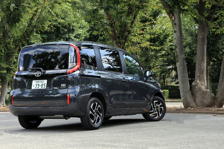 コンパクトな多機能モデルとして、高い実力を持つ新型「シエンタ」。ファミリーカーやレジャーカーとして、幅広い層に訴求できるクルマとなっていた。