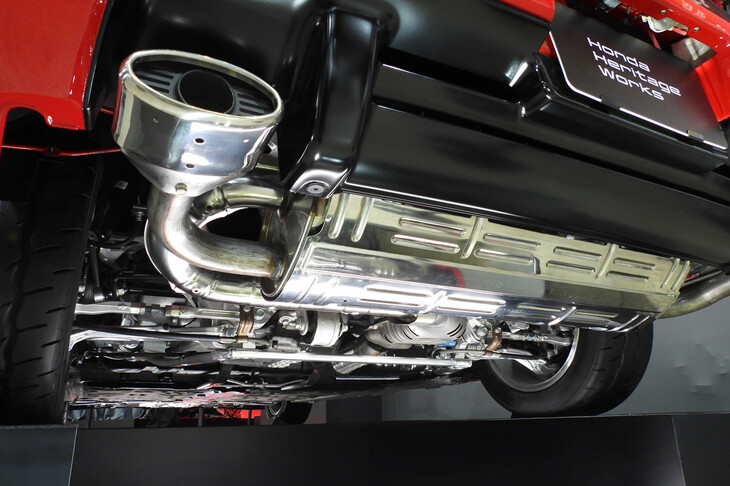 「ホンダヘリテージワークス」によってレストアされた初代「ホンダNSX」。