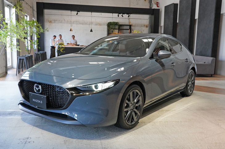 マツダ3