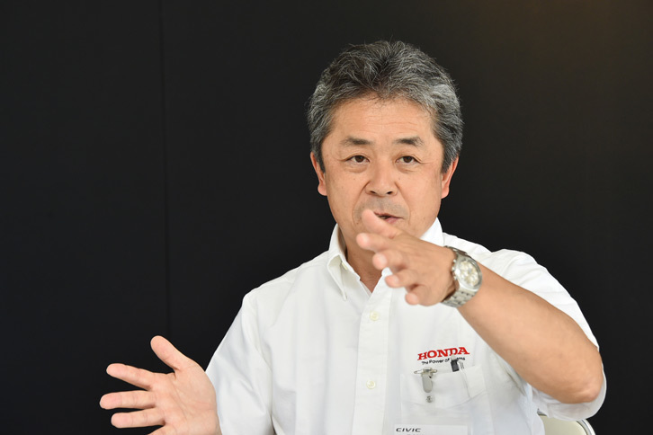 本田技術研究所 四輪R＆Dセンター CIVIC車体開発責任者の竹澤 修さん。1987年、同社に入社、長年インテリア設計に携わる。「シビック」の開発としては、2002年モデル、2006年モデルを経て、今回の新型が3台目となる。愛車は「エリシオン」。