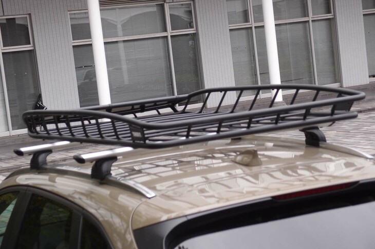 マツダCX-5 XDフィールドジャーニー（オプションのルーフラック）