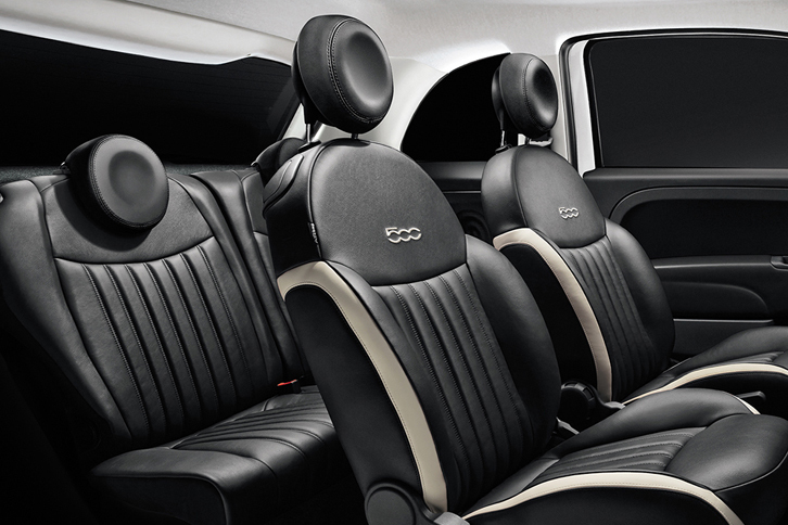 「500ジェニオ」専用のポルトローナ・フラウ製レザーシート。なおジェニオとは、イタリア語で「天才」のこと。