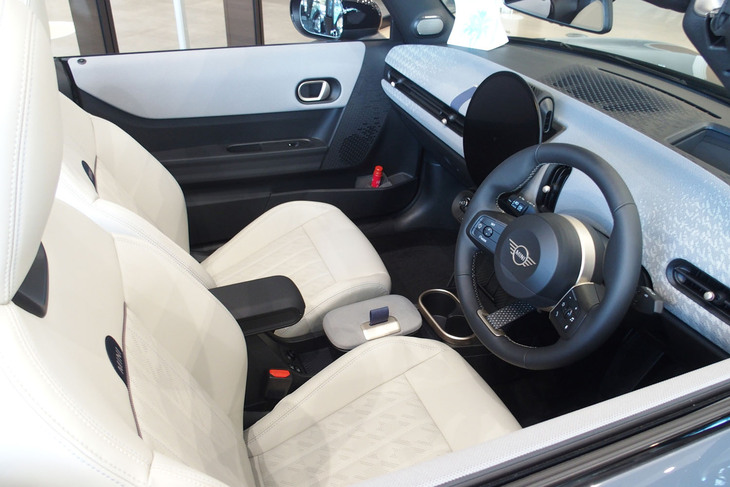 MINIクーパー コンバーチブル（インテリア）