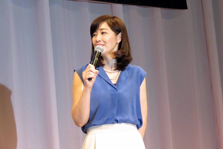 菊池さんは、政府の一億総活躍国民会議に、民間議員として参加しており、女性やシニア層のユーザーに配慮したという「ハイゼット キャディー」の製品コンセプトに感心していた。