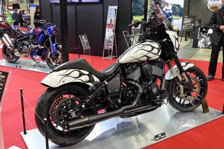 COSMICの三浦大介氏の手になる「インディアン・スポーツチーフ」。