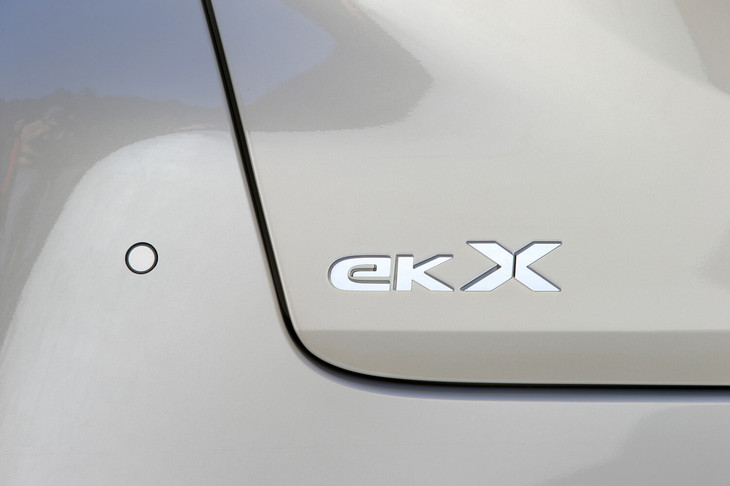 三菱eKクロスT（エンブレム）