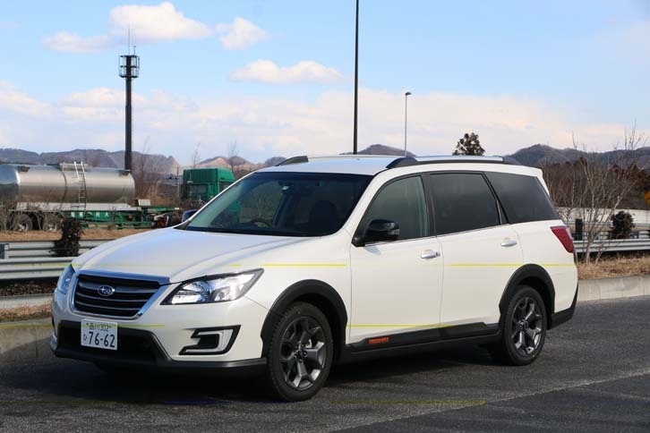 取材の足としてチョイスしたのは、「スバル・エクシーガ クロスオーバー7」。車内では広瀬香美を楽しみつつ、苗場へと向かった。