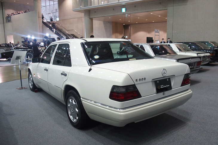 メルセデス・ベンツE320（1995年）／ヤナセクラシックカーセンター