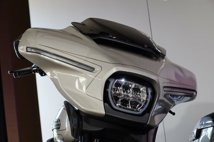 ハーレーダビッドソンCVOストリートグライド（フェアリング）