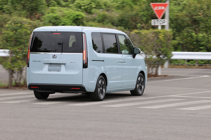 ホンダ・ステップワゴンe：HEVエアー