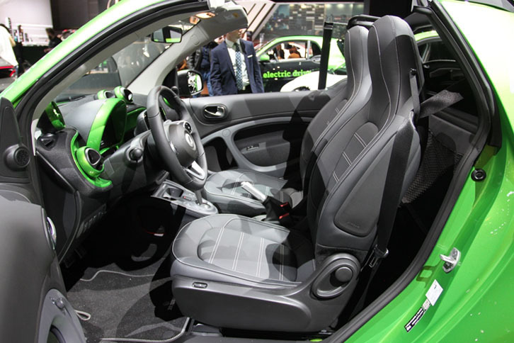 スマート・フォーツーカブリオ エレクトリックドライブ（インテリア）