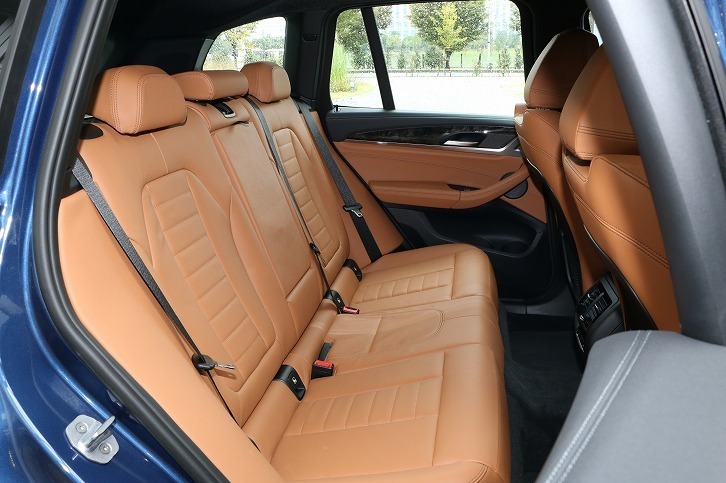 BMW X3（インテリア）