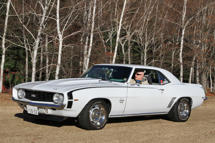 1969年「シボレー・カマロSS350」。「マスタング」に対抗すべく、1967年にデビューした初代カマロ。