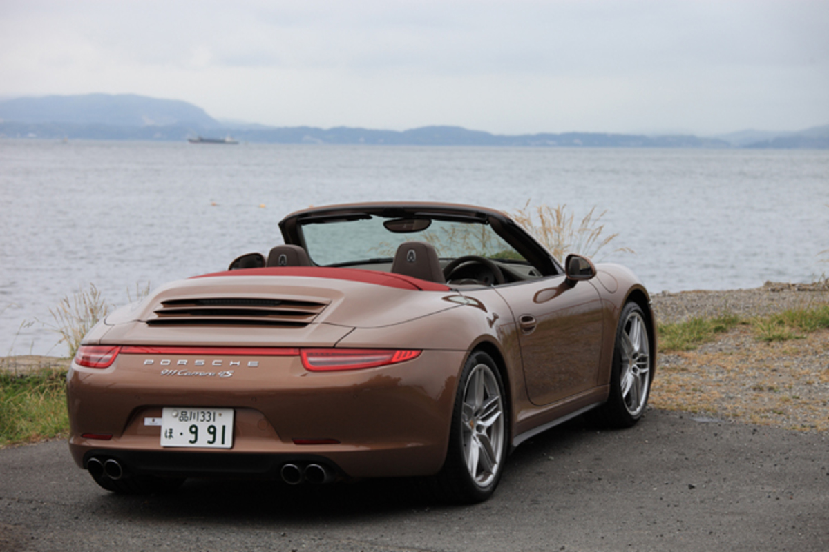 ポルシェ911カレラ4Sカブリオレ（4WD/7AT）【試乗記】 間口は広く