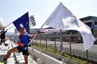 SUPER GTではスバルの応援団長も務める、マリオ高野氏。