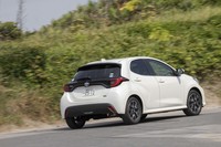 ボディーの軽量化は新型「ヤリス」のトピックのひとつ。車重はガソリンエンジン車で20～30kg、ハイブリッド車で50kg、先代よりも軽く仕上がっている。