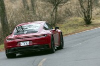 「911カレラGTS」のMT車が0-100km/h加速に要する時間は4.1秒。最高速は311km/hと公表される。