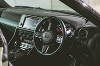 「プレミアムエディションT-Spec」は内装がクラシカルなグリーンでコーディネートされる。