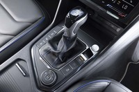 変速機は420N・mの大トルクに対応すべく設計された7段のデュアルクラッチ式AT。ローンチコントロール機能も備わっている。