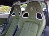 白いボディーにストライプが映える　「ロータス・エリーゼ」の限定車発売の画像