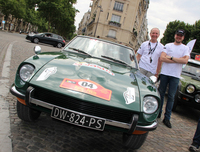 「ダットサン240Z」と、ステファン＆アレクサンドル親子。