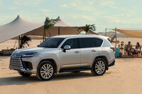 渕野「『レクサスLX』って、どんな人が購入されるんですか？」　
	清水「中東の富豪とかですね」　
	ほった「聞いて驚け、リアにゴージャスなキャプテンシートを備えた4人乗り仕様もあるんですよ」