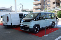 「PV5パッセンジャー」（写真右）と「PV5カーゴ」（同左）。今後は上位モデルの「PV7」をはじめとするラインナップの拡充が計画されている。