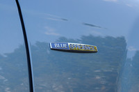 低燃費モデルにのみに与えられる“BLUE EFFICIENCY”バッジ。