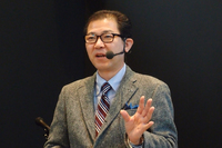 「CX-3」の開発主査を務める冨山道雄さん。