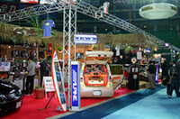 アルパインが支援するショップの数々。どれもセンスのいいブース・ディスプレイだった.。