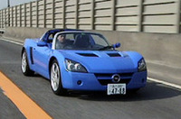 
	写真は、オペル「スピードスター」
	 