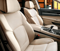 BMW7シリーズにAPECを記念した特別限定車の画像