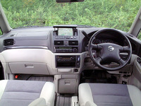 こちらは20mmシャコタンの「ハイウェイスター」。グレー内装が踏襲される。