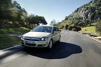 オペル・アストラ1.6＆2.0ターボ（2ペダル5MT/6MT）【海外試乗記（後編）】の画像