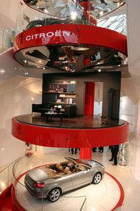「シトロエンC5」のある生活、いかが？　〜パリで特別展「C_CHIC」開催の画像